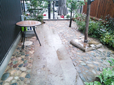 お庭、埼玉県坂戸市の施工例、自然石、大谷石を使ったモダンでおしゃれな庭を制作しました。